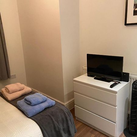 Notting Hill Next Door Bedroom In The Share Flat London Kültér fotó