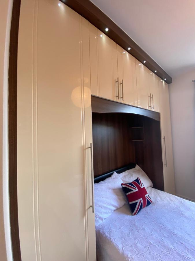 Notting Hill Next Door Bedroom In The Share Flat London Kültér fotó