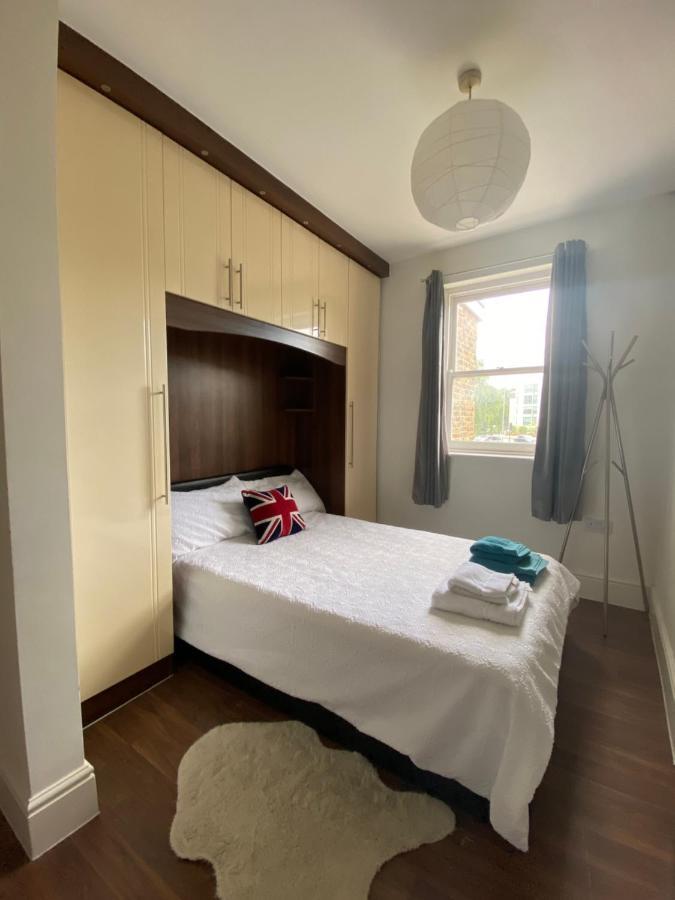 Notting Hill Next Door Bedroom In The Share Flat London Kültér fotó