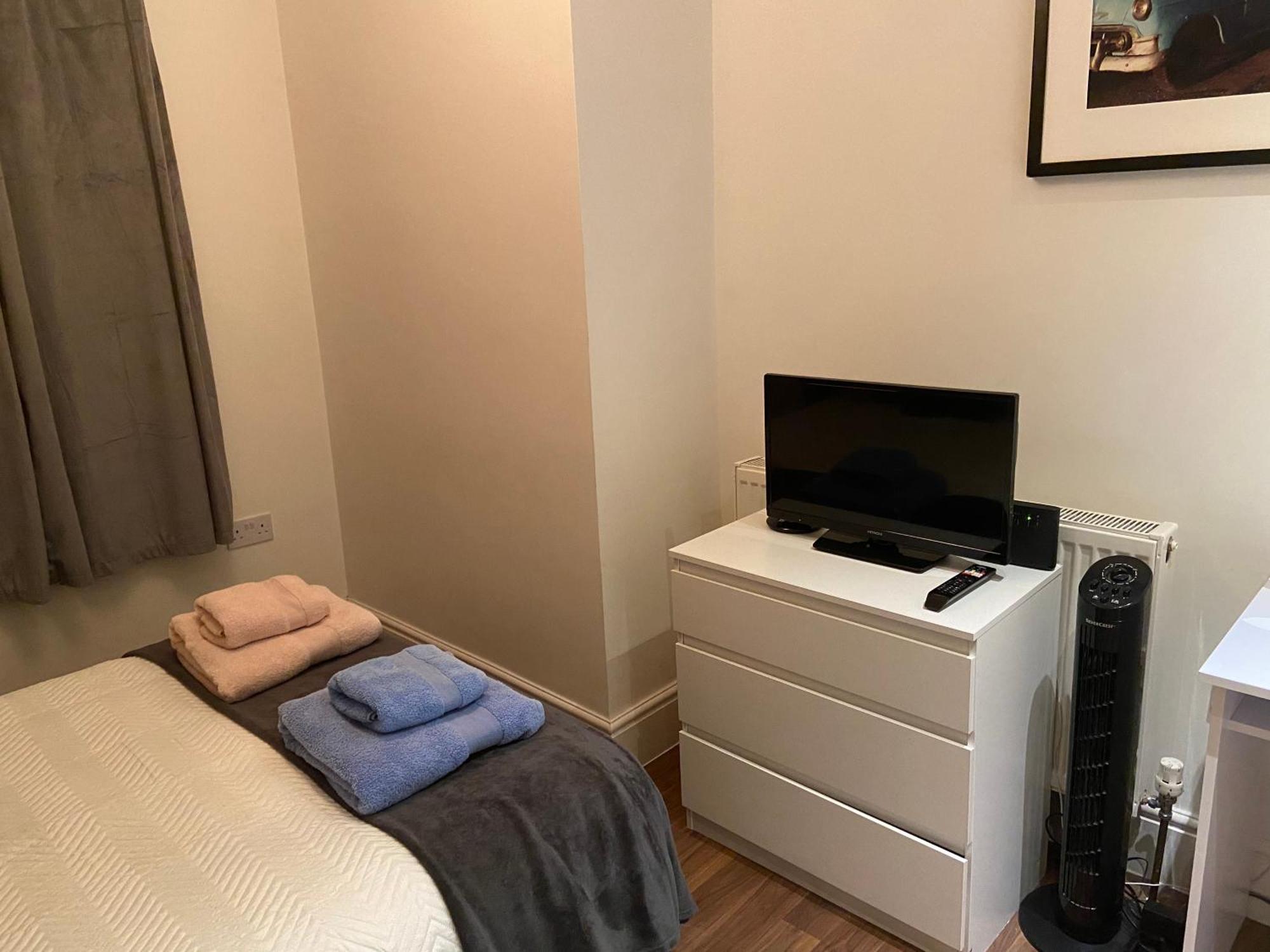 Notting Hill Next Door Bedroom In The Share Flat London Kültér fotó